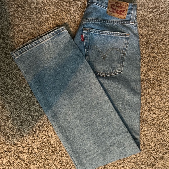 Levi’s Woman 501 Jeans - Picture 8 of 8